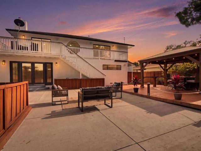 1035 Lorne Way