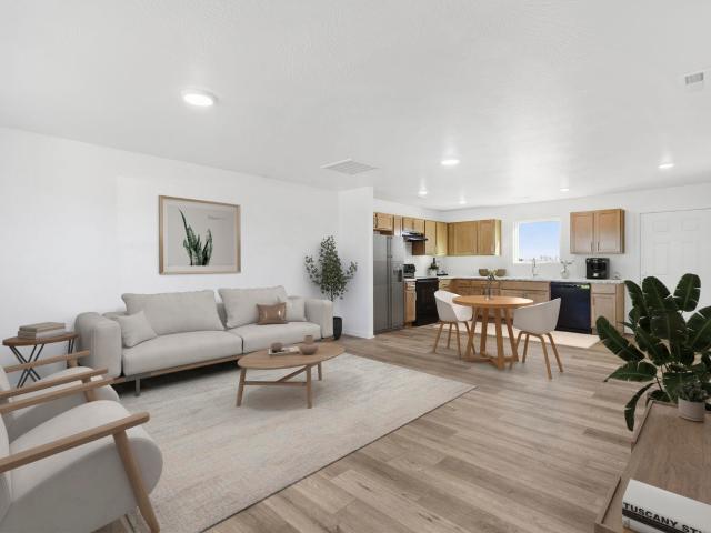 1035 W Madison Drive