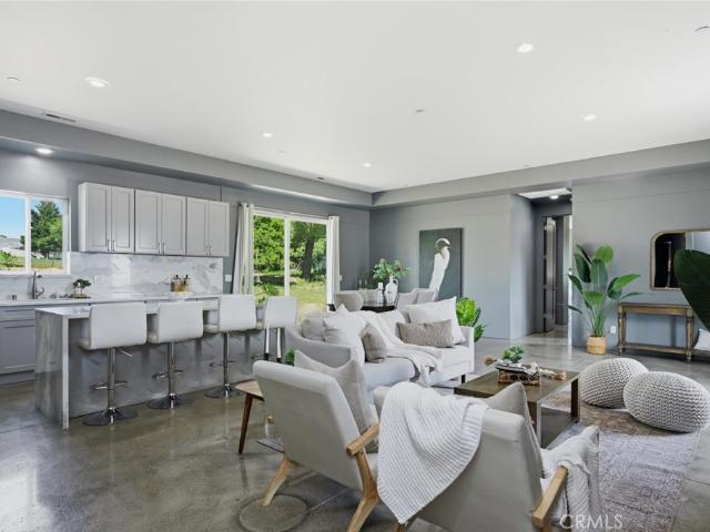 10362 Del Monte
