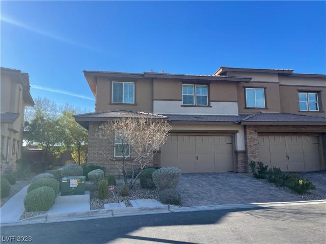 10369 Pescado Ln, 3 beds, 3 full baths