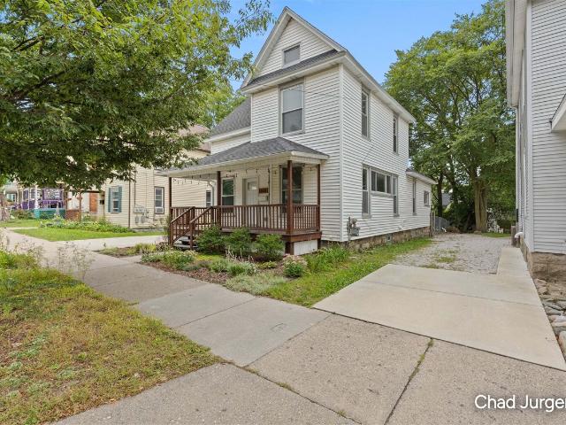 1036 Fairmount Street