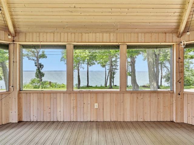 1036 W Lakeshore Drive