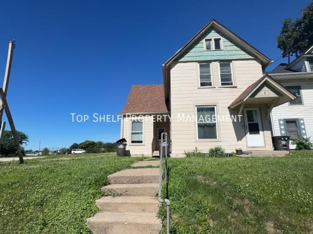 1036 22nd St Unit, 1 bed, 1 full bath
