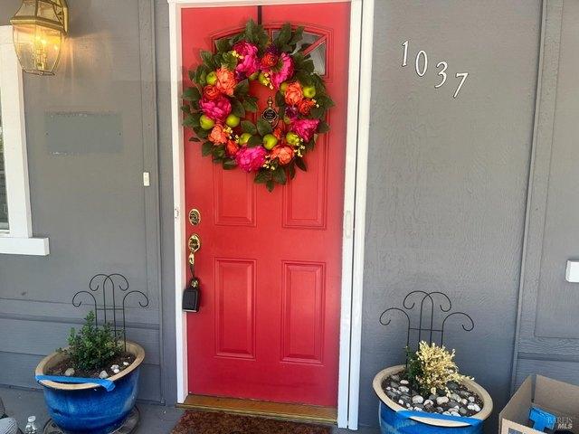 1037 Maple Dr, Windsor, CA 95492