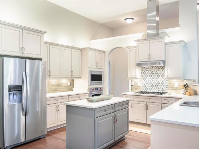 1037 Belvedere Cove
