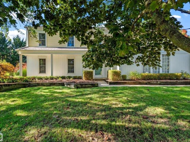 1037 E Fairview Lane