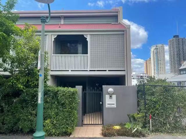 10/37 Thornbury Street, Spring Hill, QLD 4000