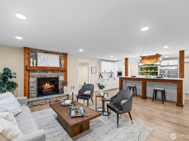 1037 9th Ave, Fox Island, WA 98333 | MLS #2458