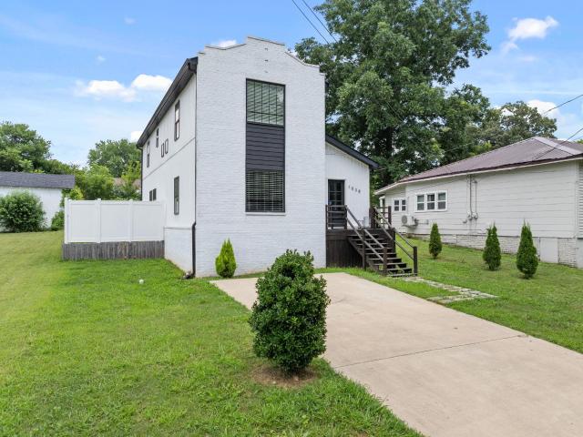 1038 N Royal Ave