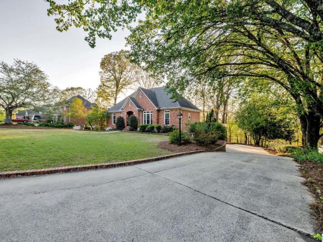 1038 Crest Road