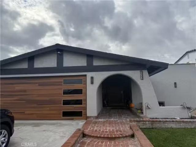 1038 E DENWALL DR, CARSON, CA 90746