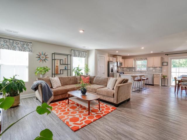 1038 Hunter Green Lane