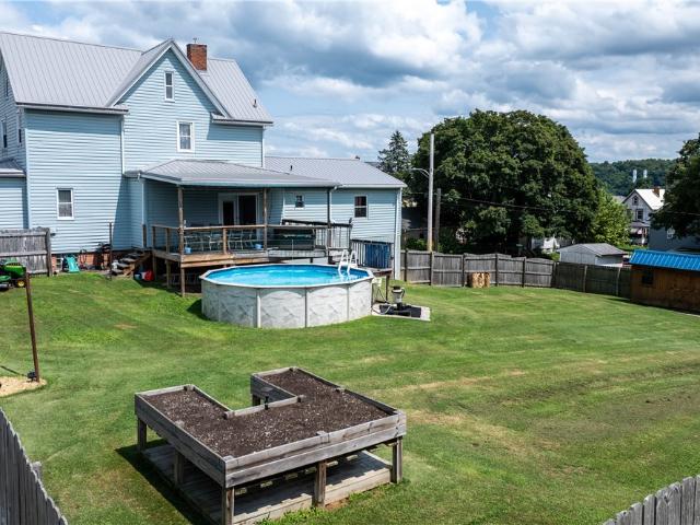 1038 9th Ave