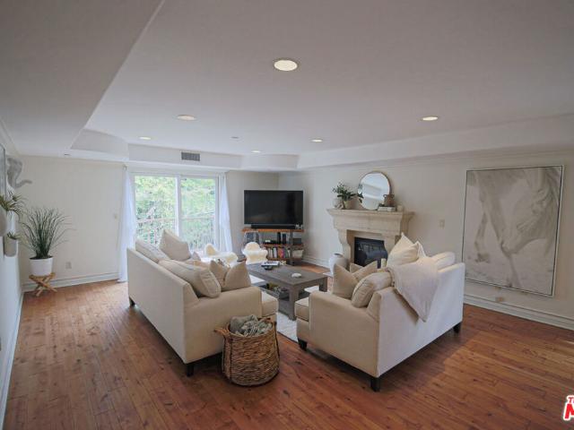 10390 La Grange Avenue PH3