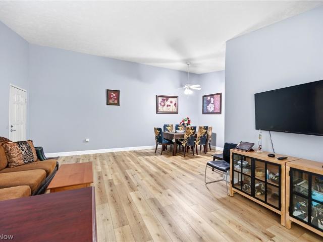 10391 Glenway Drive 202