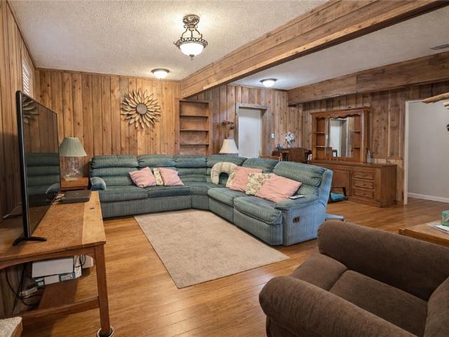 10391 Highway 359