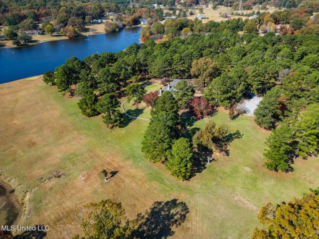 1039 Cedar Hill Road