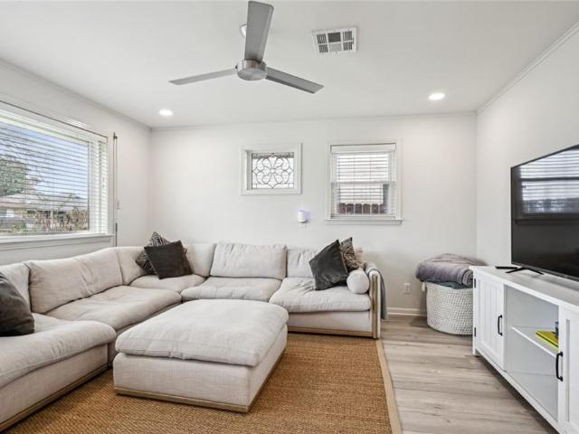 1039 Homestead Avenue
