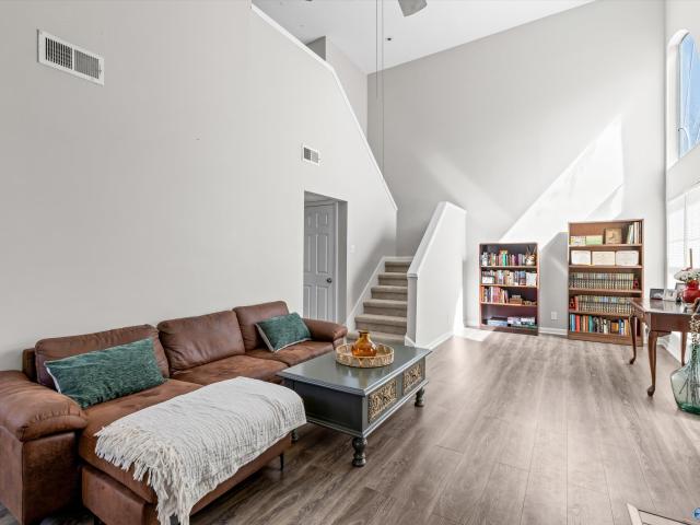 1039 Stones Throw Drive NW 5