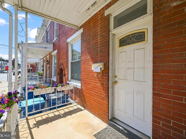 1039 W Poplar Street