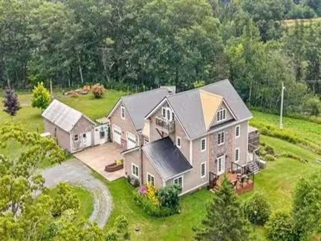 10301 Highway 215 South Maitland, South Maitland, NS, B0N 2H0.