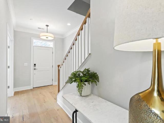 10302 Grosvenor Place