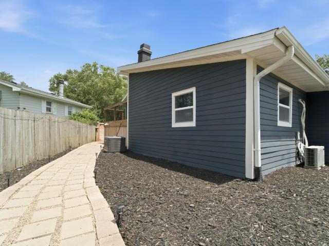 10302 N 493 E