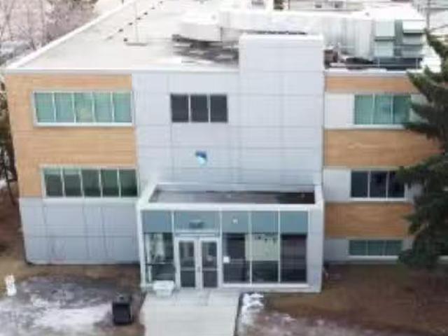 10305 Princess Elizabeth Avenue, Edmonton, AB, T5G 0Y5 comme.