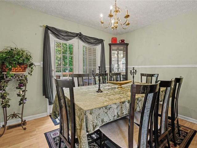 1030 Queensbury Run