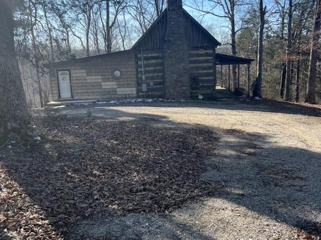 1030 Redbud Rd