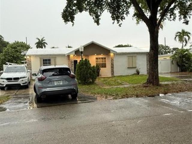 1031 NE 142nd St, North Miami, FL 33161