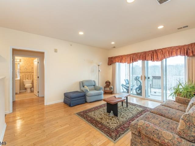 10323 Warrens Way