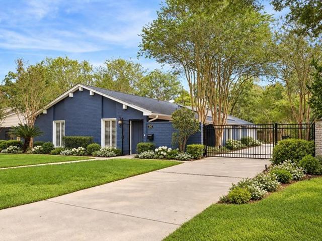 10323 Green Tree Rd, Houston, TX 77042