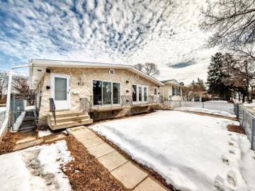 Canora, Edmonton, Edmonton, Alberta - Parking