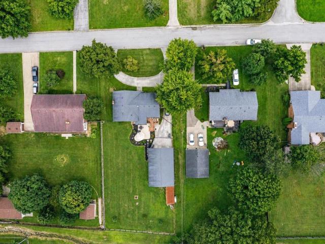 1032 Crestwood Heights