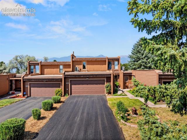 1032 Hill Circle