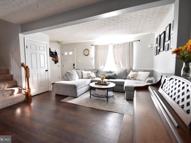 1032 Jeanett Way