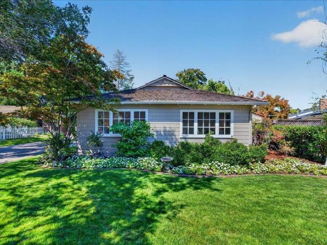 1032 Riverside Drive