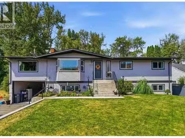 10330 Meadow Road, Lake Country, BC, V1V 1V6 house for sale.