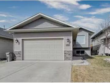 10334 123 Avenue, Grande Prairie, AB, T8V 2L6 house for sale.