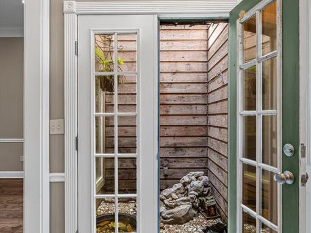 10336 Meadowview Drive