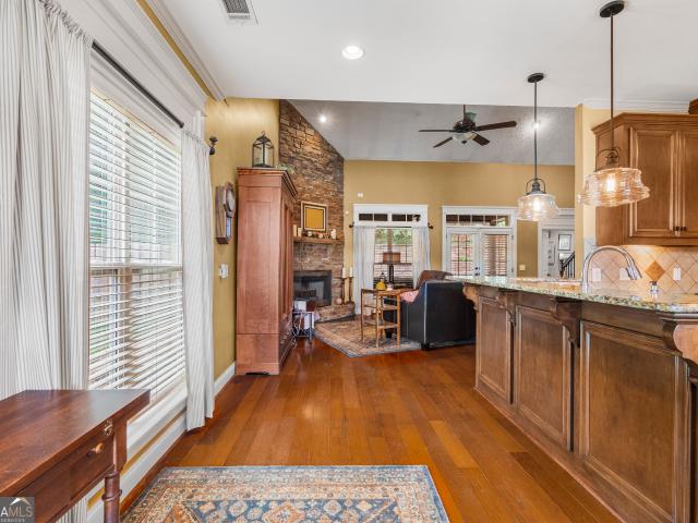 1033 Red Maple Way