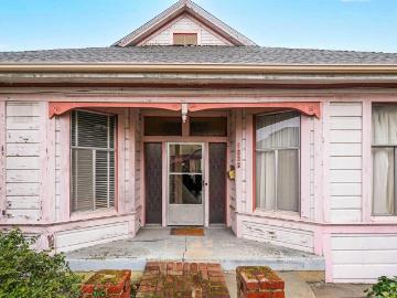 1033 2nd Ave