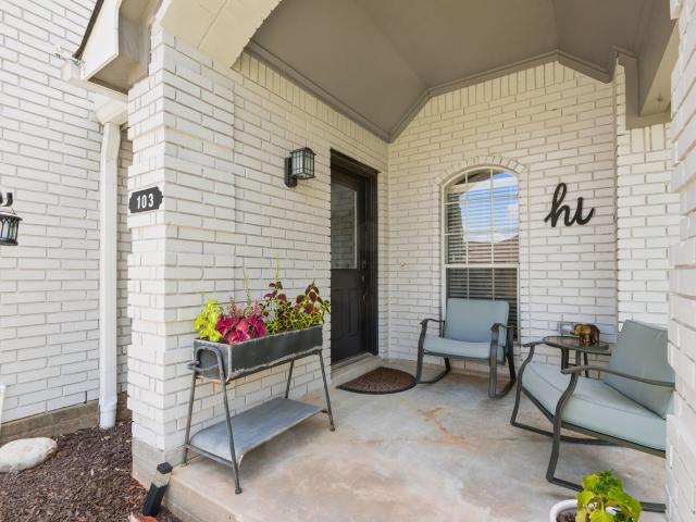 103 Cove Place
