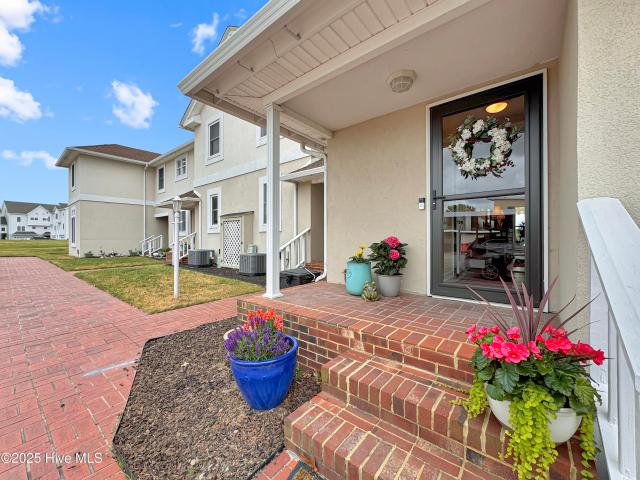 103 Continental Drive # 5