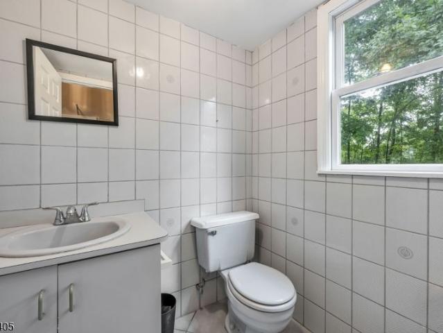 103 Continental Rd, Parsippany Troy Hills Twp. Us, nj