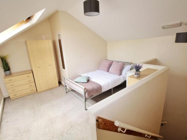 103 Carholme Road, Lincoln. 1 bed in a house share to rent £515 pcm £119 pw