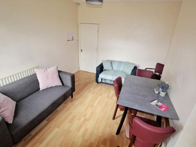 Student Accomodation, 103 Carholme. 5 bed house share to rent £515 pcm £119 pw