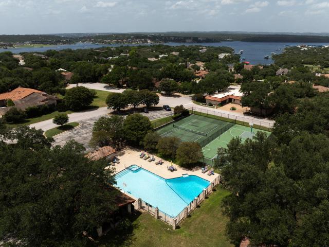 103 Crescent Bluff