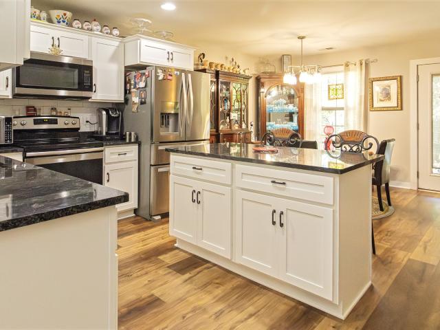 103 Brook Ct